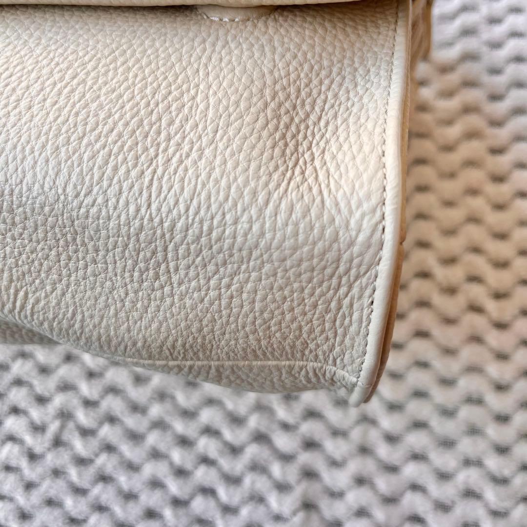 【美品】販売終了品 イアパピヨネ 《本革》柄ワイドテープショルダーバッグ