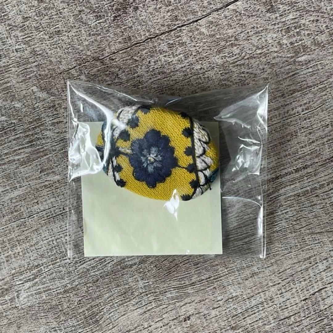 ミナペルホネン サンキューベリーバッジ - メルカリ