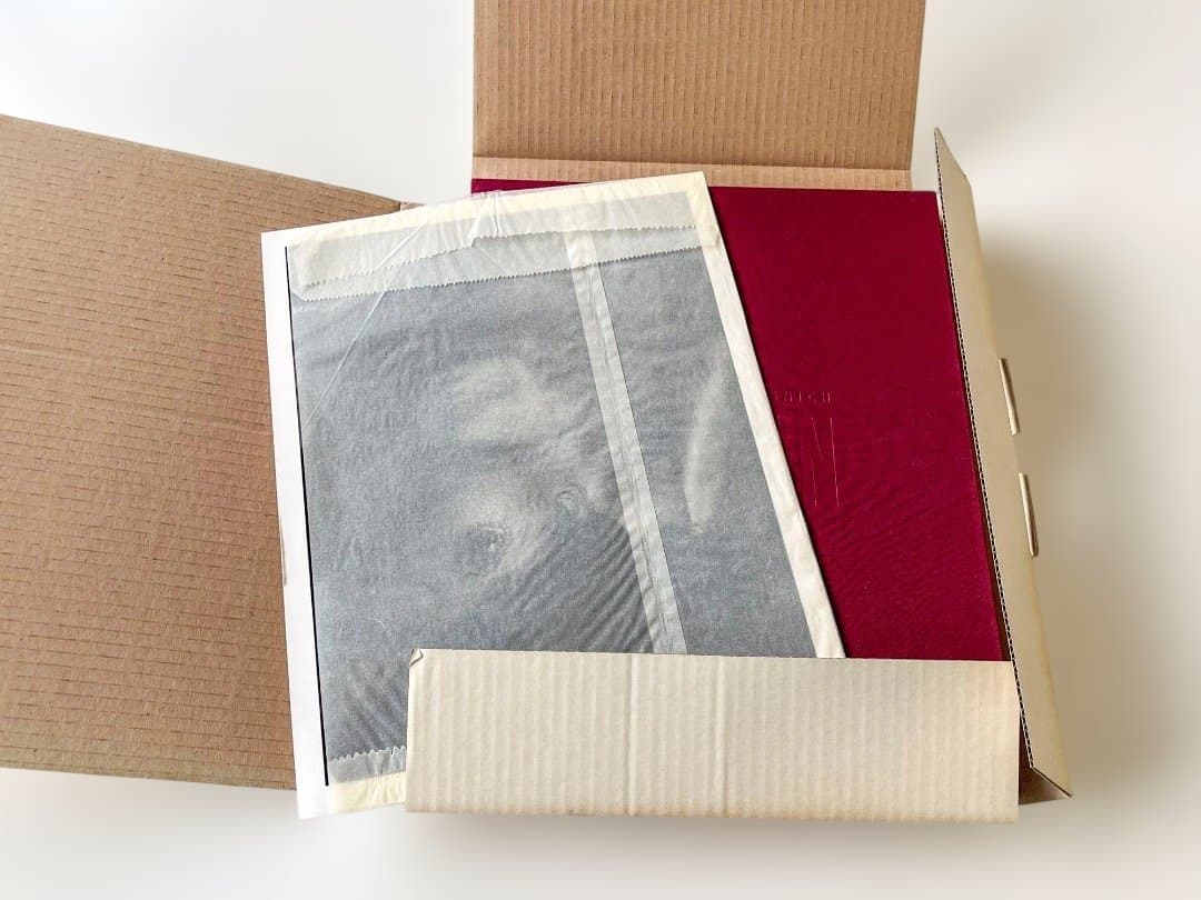 ANDREAS H. BITESNICH　WOMAN