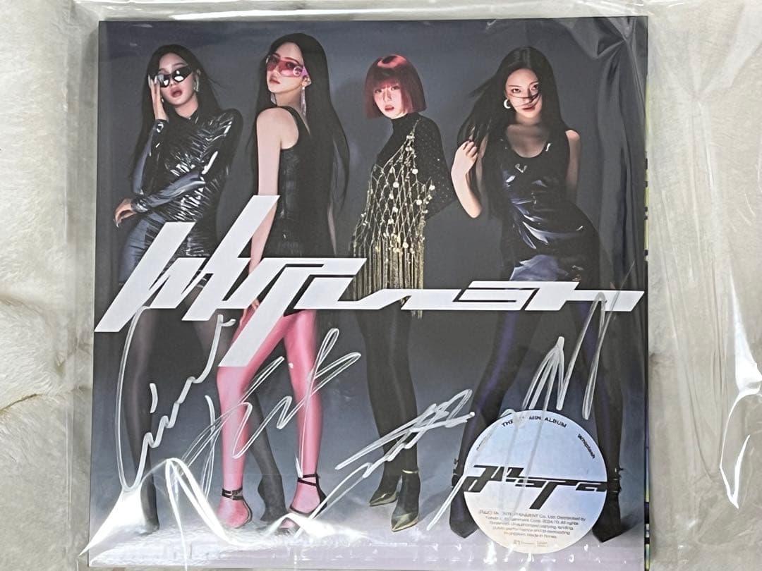 aespa 全員サイン入りアルバム aespa エスパ 全員直筆サイン入り CD - メルカリ