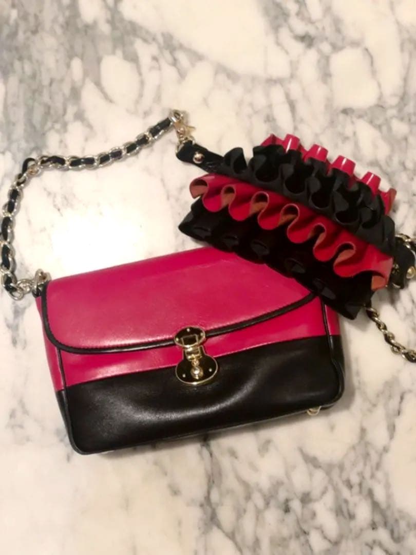 tortoago トルトアーゴ幻の3wayフリルバッグred x black