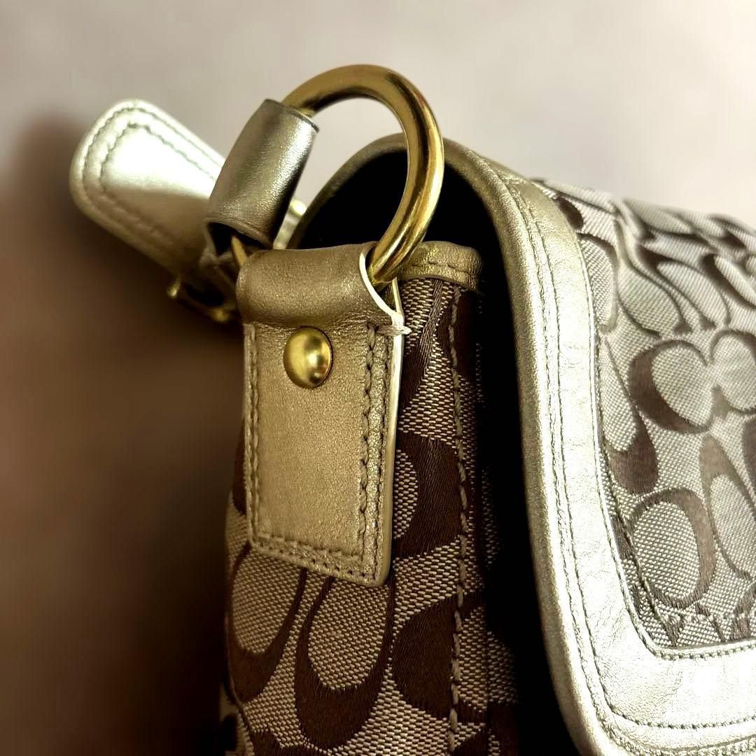 コーチ レガシーシグネチャーターンロック y2kショルダー ゴールド