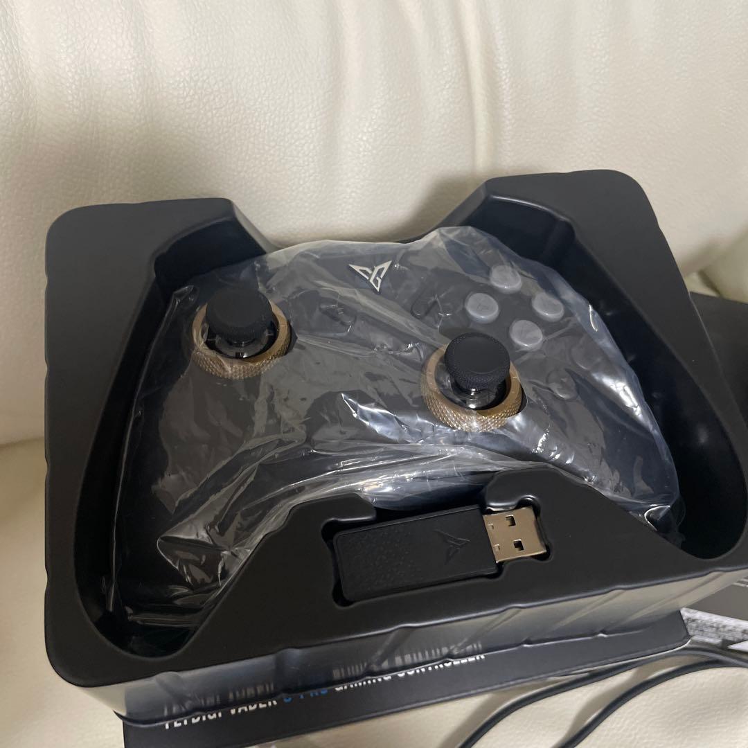 Flydigi Vader 5 Pro ゲームコントローラー 専用充電ドック付 - メルカリ