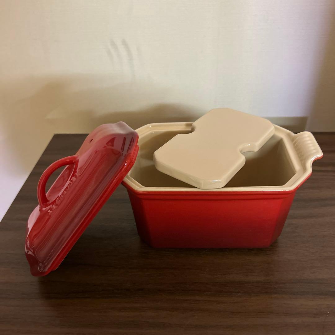 廃盤品！未使用品！ル・クルーゼ　テリーヌ with プレス　0.8ℓ 人気レッド