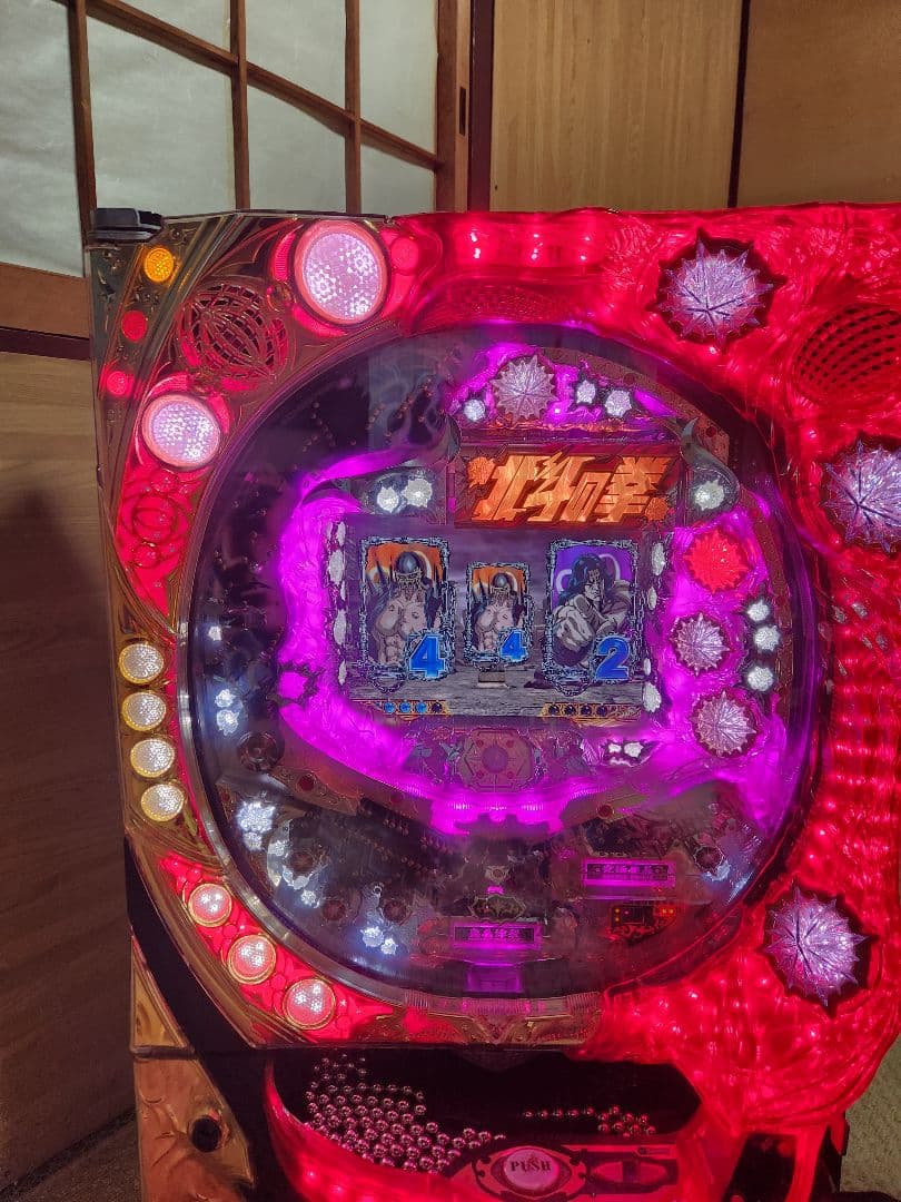【北斗の拳】パチンコ台 赤紫 LED スマスロ北斗の拳』、第1四半期で54,493台を販売 累計販売台数は早くも