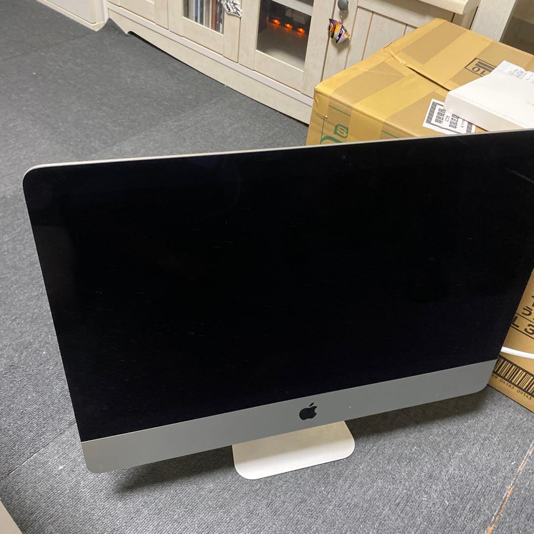Macデスクトップ Apple iMac (21.5-inch, Mid 2014) 21.5″ iMac (Mid 2014) - Low End MacLow End Mac