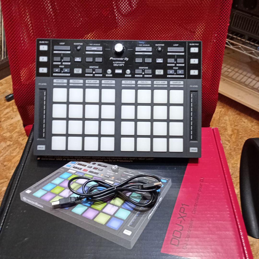 美品！！Pioneer DDJ-XP1 DJコントローラー Pioneer-DJ-DDJ-XP1-digital-dj-