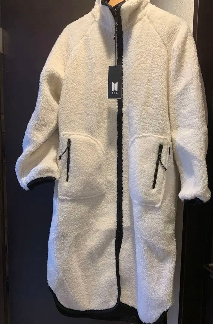 BTS オフィシャル　リバーシブルロングコート リバーシブルステンカラーロングコート/TBCA-012