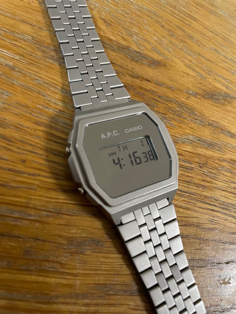 ア*リ様 レア‼️ 超美品‼️APC × CASIO A1000ACD-7JR