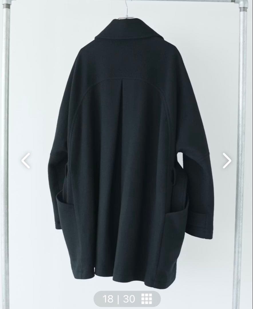 北欧暮らしの道具店「シックに、かろやか」バックベルトのウールコート