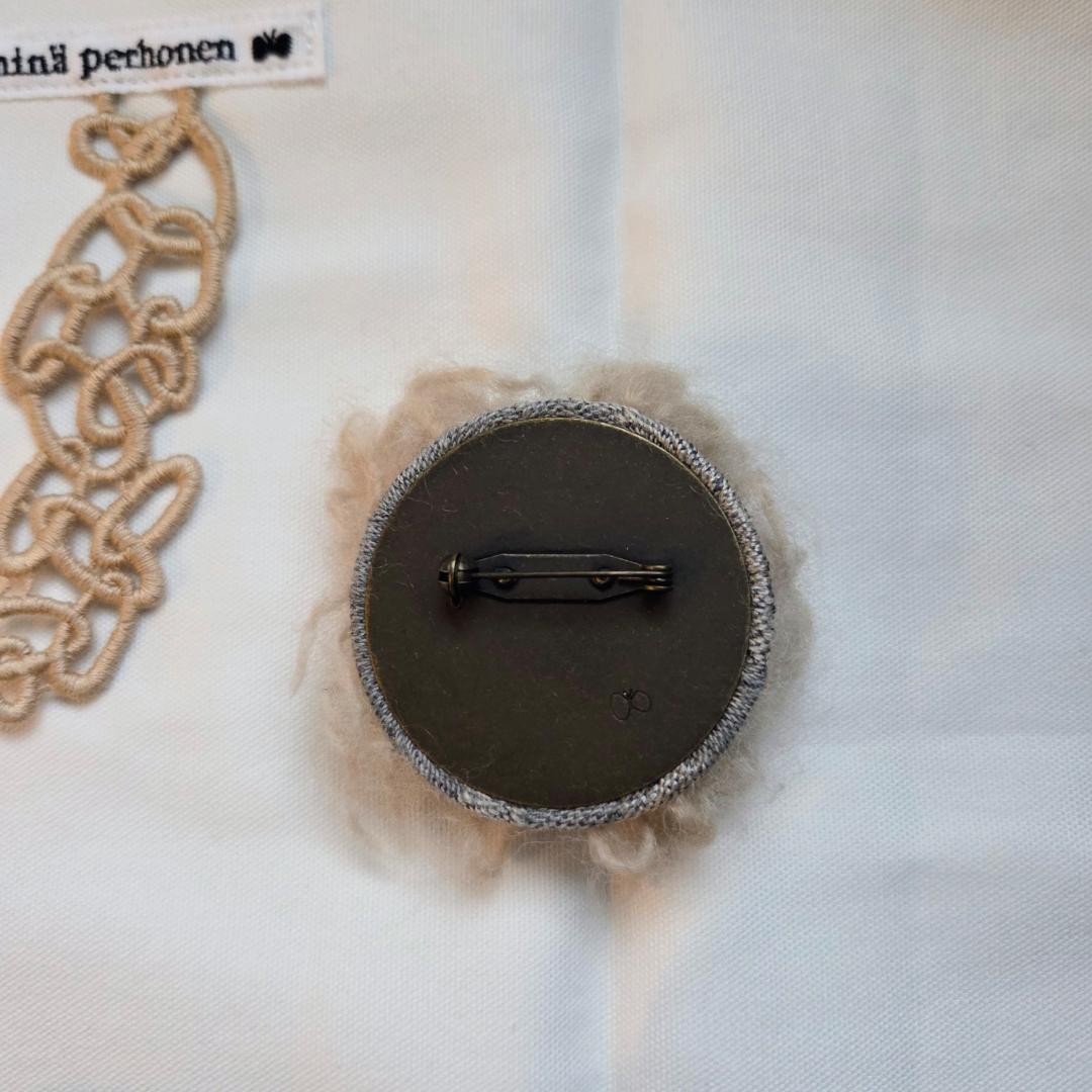 希少 ミナペルホネン モーリー moorii サンキューベリーバッジ - メルカリ