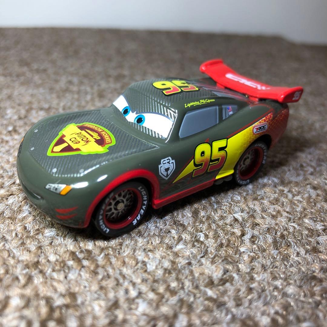 美品 カーズ トミカ ライトニング・マックィーン カーボンレーサー