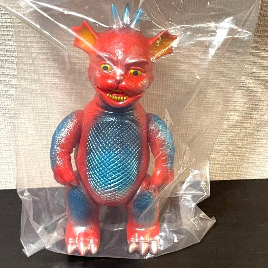 zollmen】 ゾルメン マンチー 赤 食いしん坊怪獣 バジラの息子 - メルカリ