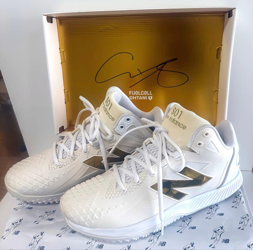 ニューバランス大谷翔平モデルS01 トレーニングシューズ26.5ゴールド極美品 ニューバランスから初の大谷翔平選手シグネチャースパイク「Ohtani 1