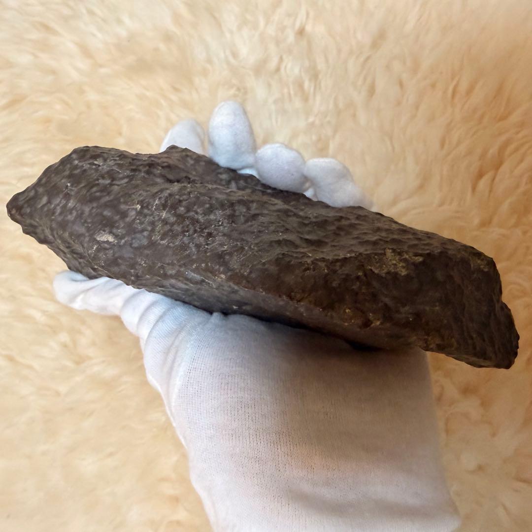 《ロシア産 隕石とされる鉄質メテオライト原石｜強磁性・重量感あり 971g》