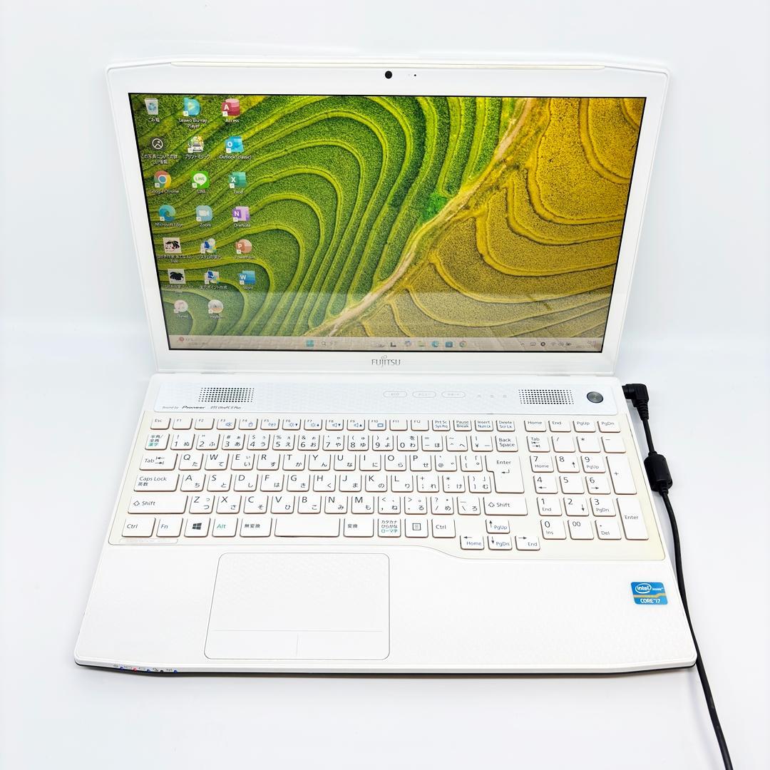 富士通 ノートパソコン Corei7 SSD メモリ16GB Win11 A35