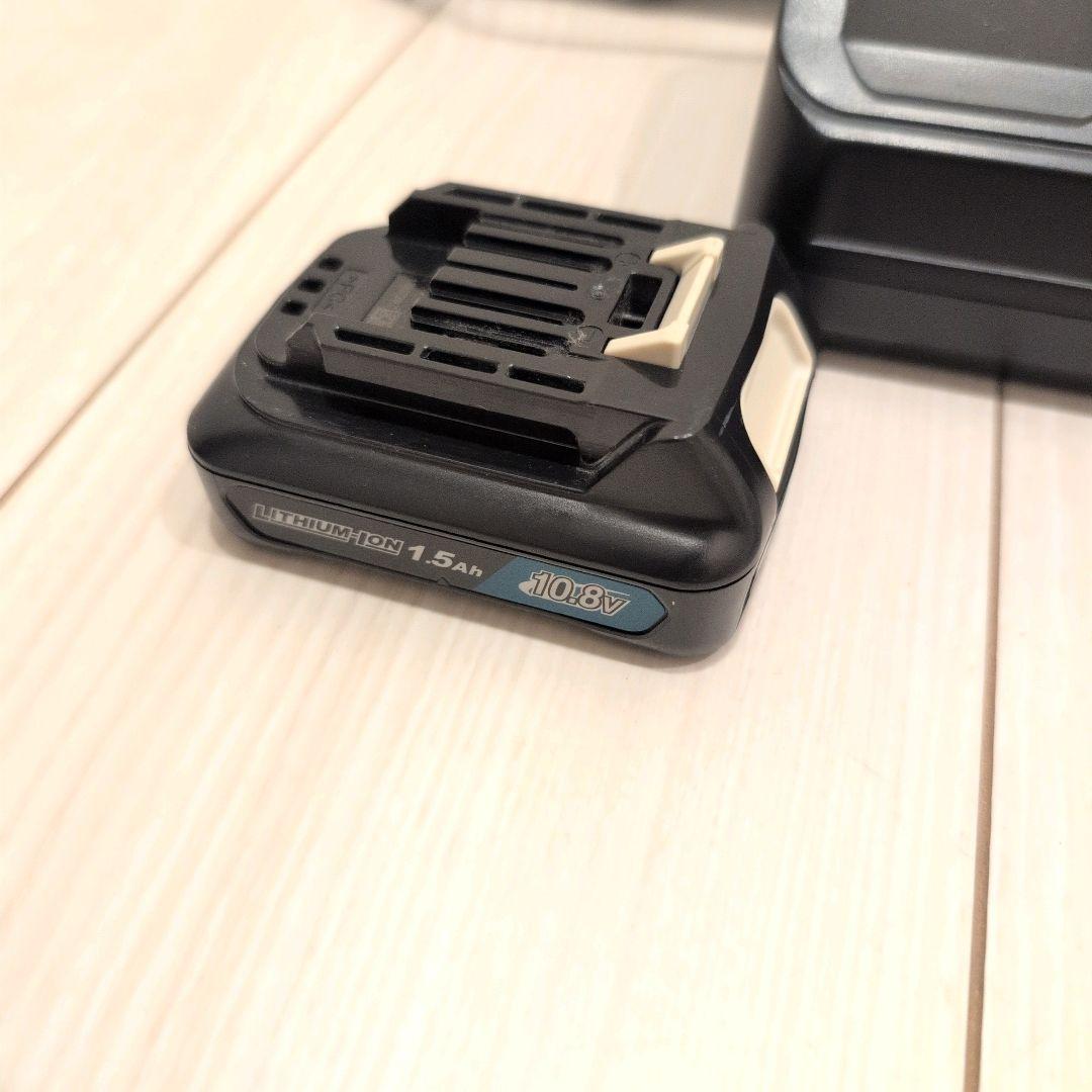 マキタ 10.8V充電式クリーナー CL107FD 純正バッテリー 充電器付