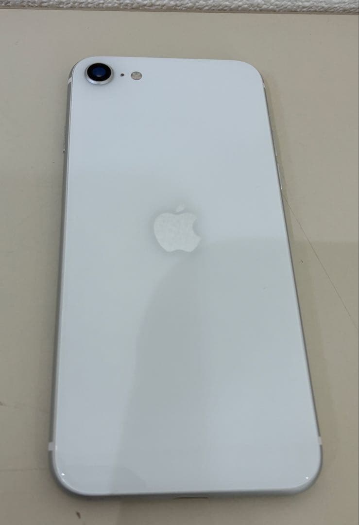 Apple iPhone SE2 64GB ホワイト 本体 - メルカリ