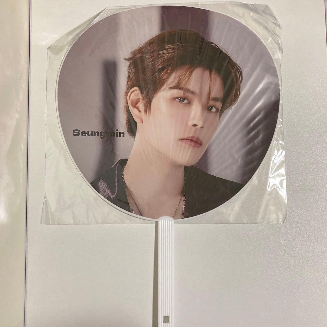 スキズ スンミン うちわ セット - メルカリ