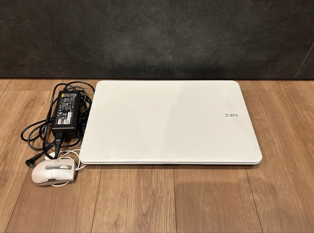 NEC LaVie ノートパソコン PC-LS150ES1KW ホワイト s-l400.jpg