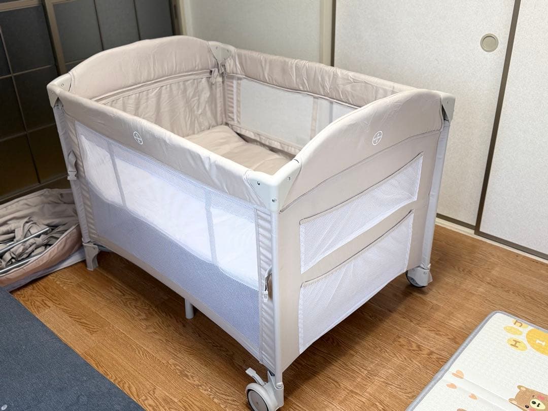Thinkmaxベビーベッド／ゆりかご（添い寝対応）折りたたみ式おむつ替え