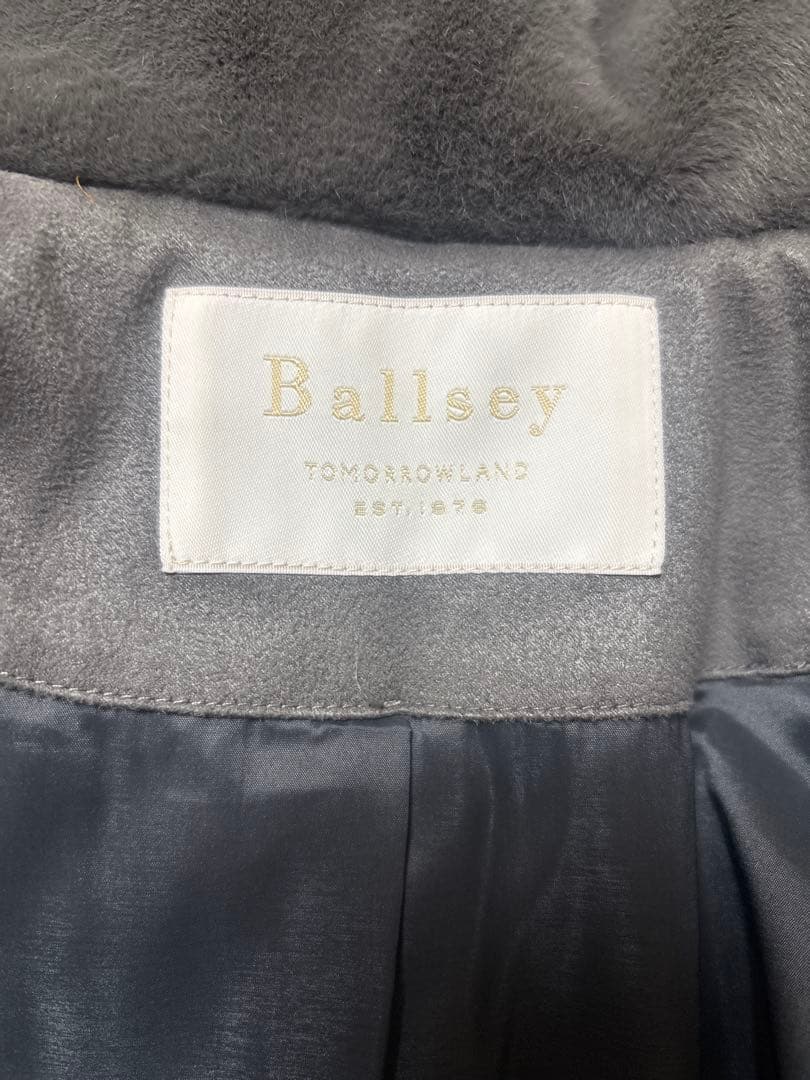 TOMORROWLAND スムースファー フーディーポンチョ（グレー） - メルカリ