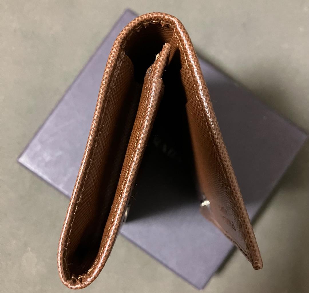 カイト様専用】PRADAカードケース CACAO 未使用 箱 ギャラ付き - メルカリ