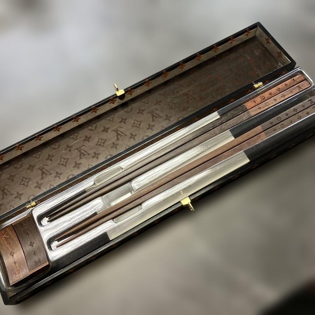 R*^様 美品 ビトン 箸・箸置き/ノベルティ/ローズウッド/モノグラム/ブラウ