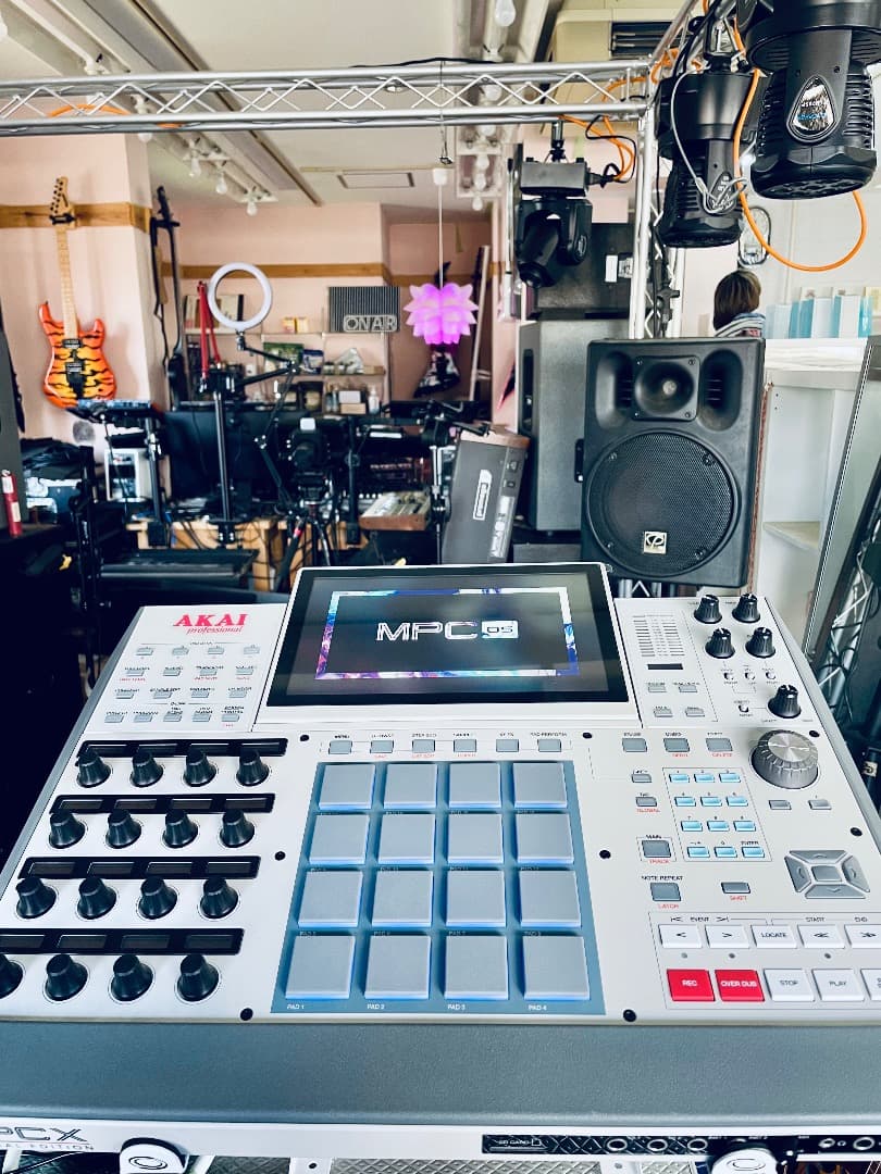 AKAI MPC X SE DISKセーバー付 (ほぼ未使用品) 即発送!! - メルカリ