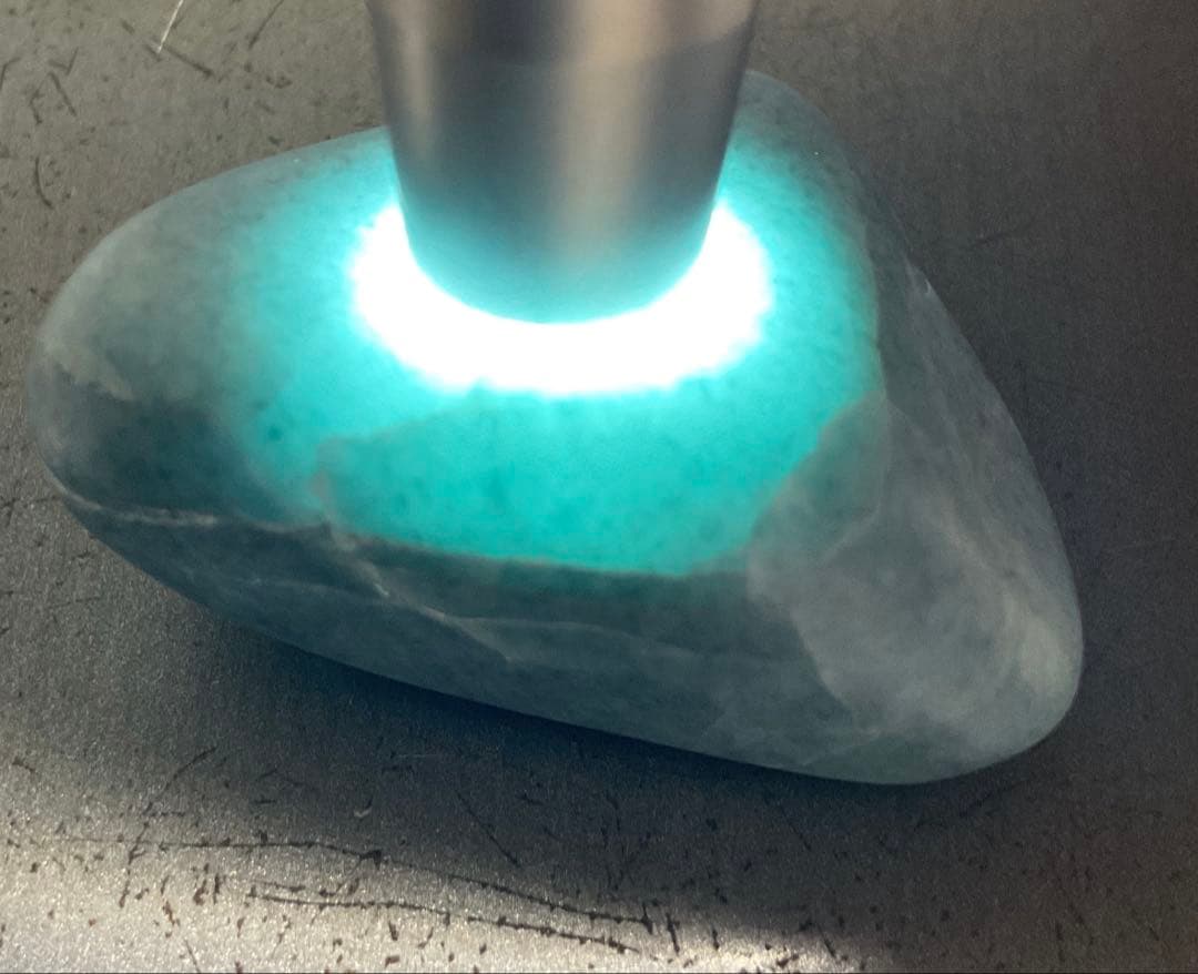 コバルト色の海石］ 糸魚川翡翠海石27g ヒスイ ひすい