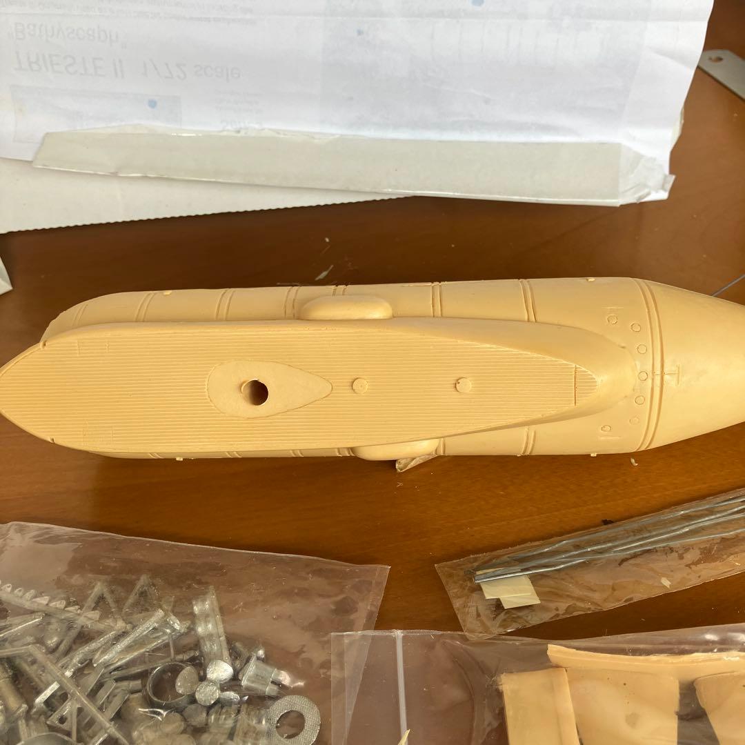 深海調査船Trieste Ⅱ 1/72バイキングモデルズ 未組み立て品有人潜水