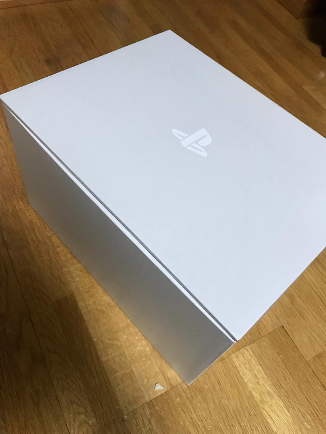 プレイステーションVR カメラ同封版 ソフト一本 Amazon.co.jp: PlayStation VR PlayStation Camera同梱版 (CUHJ-16001