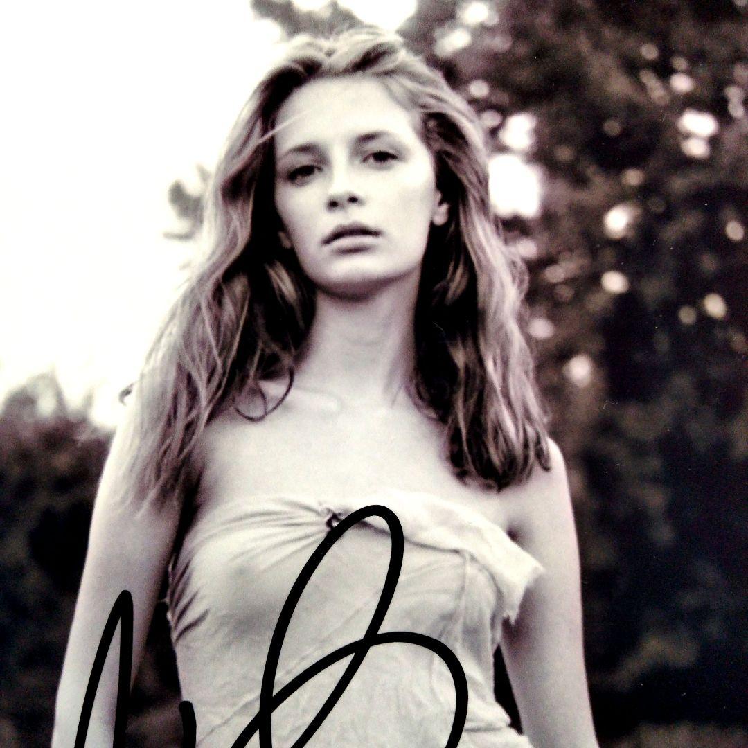 ミーシャ・バートン直筆サイン入り2Lサイズ写真…② - メルカリ