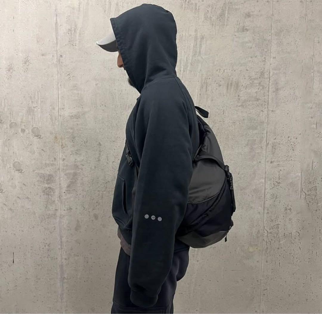 armarex Tri-Sling Bag(onyx) - メルカリ