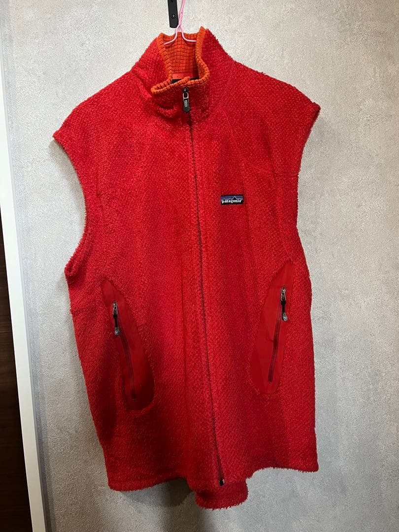 patagonia フリースベスト オレンジ R2 - メルカリ