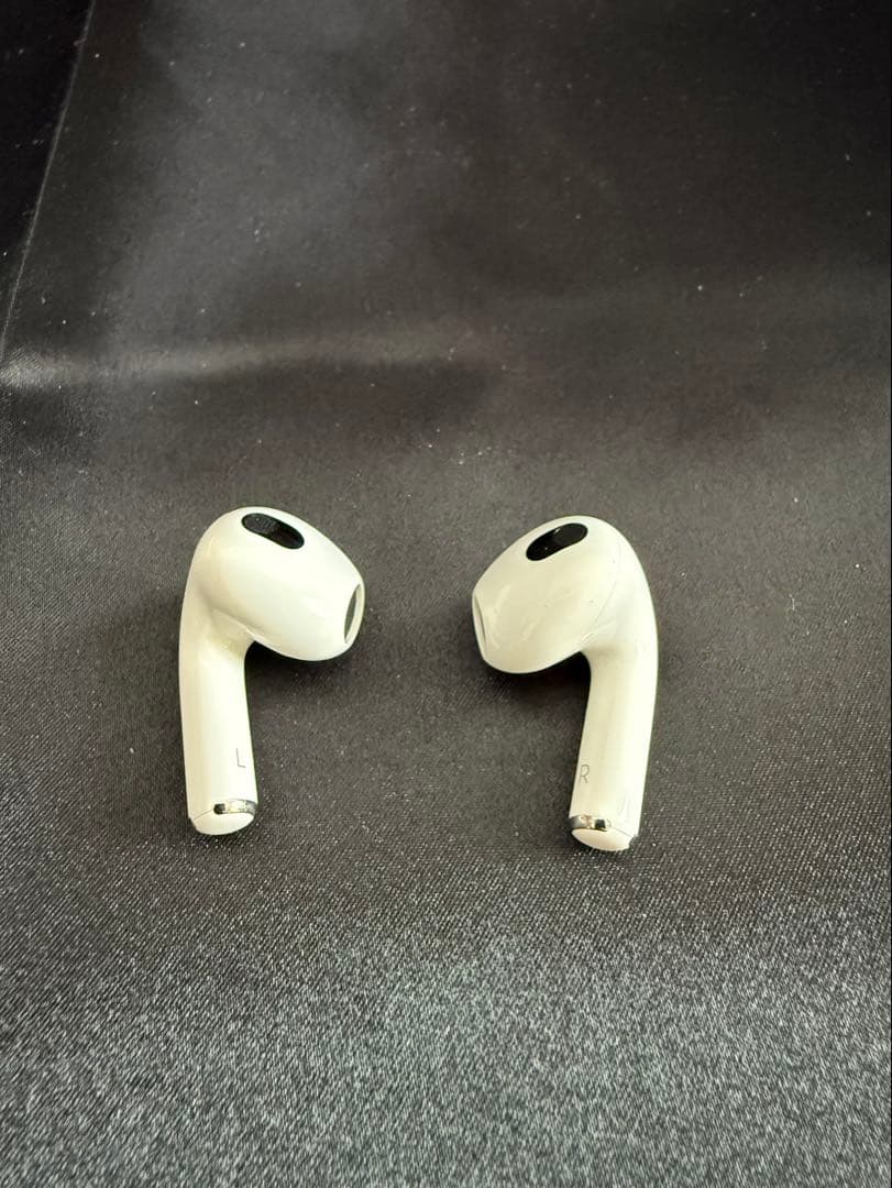 AirPods本体(3rd Generation)ホワイト 充電ケース付き 箱付 - メルカリ