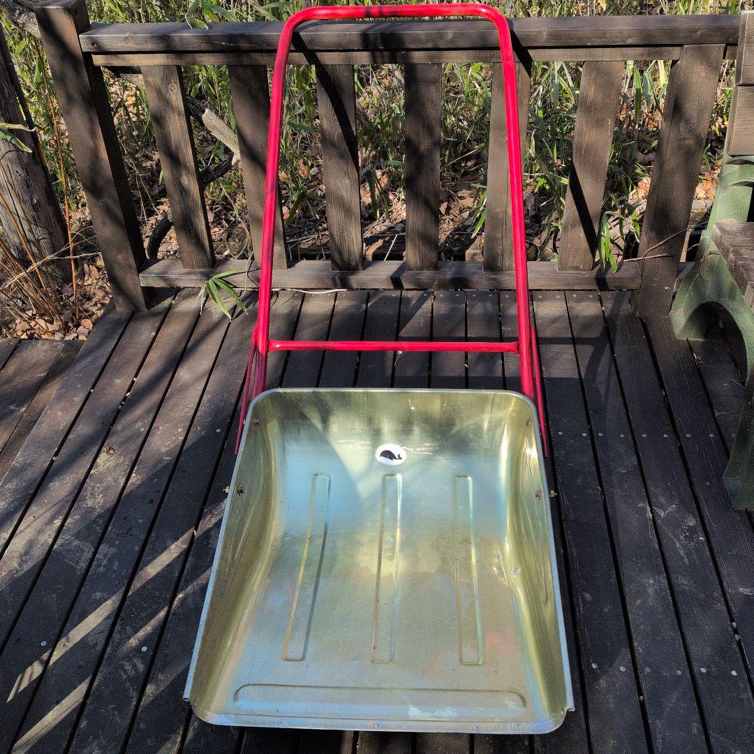 値下げしました！スノーダンプ アルミ製 大サイズ くじら印 スノーダンプ アルミ製 大サイズ くじら印 - メルカリ