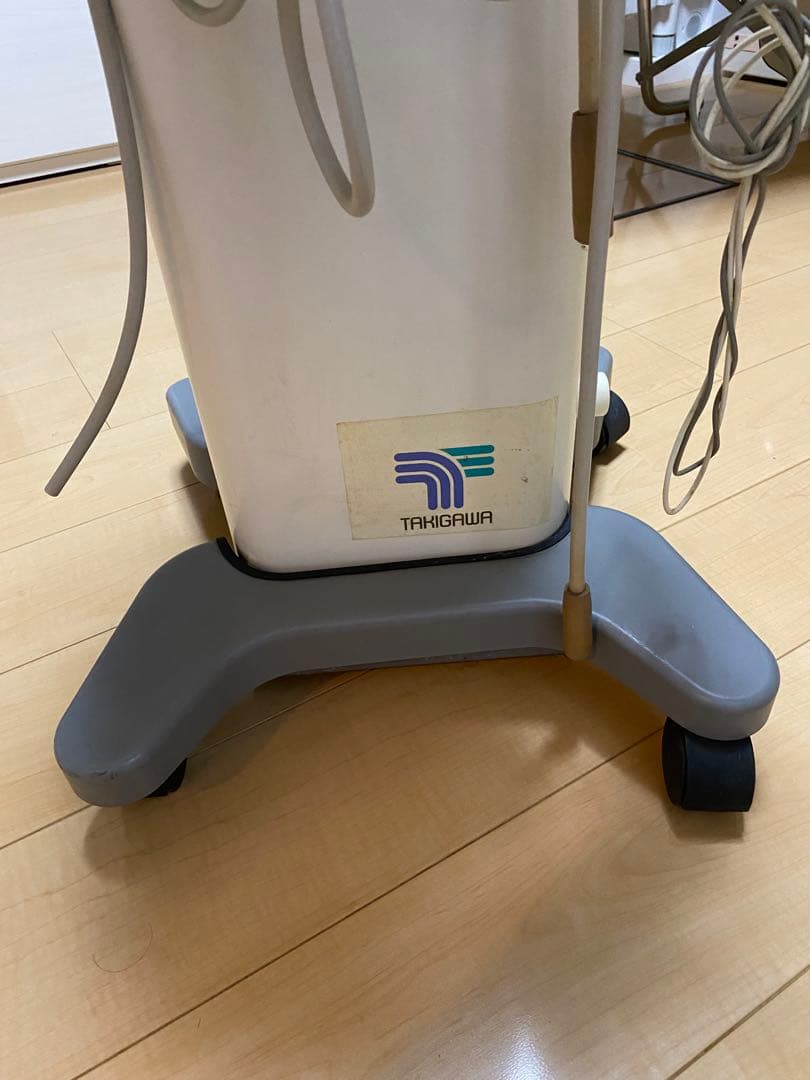 滝川株式会社エステジュールグラスTG-3200 直接引き取り、送付希望は相談