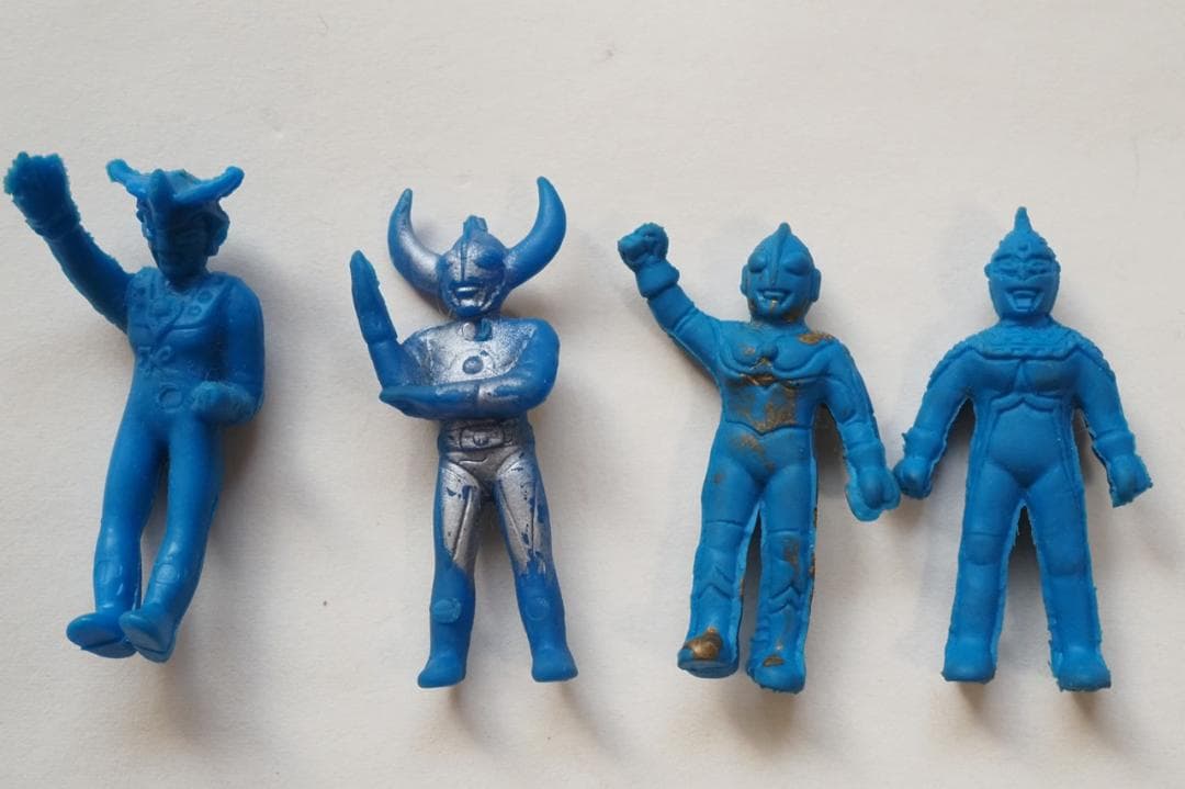 怪獣消しゴム】青 ウルトラマン＋怪獣 全17体 昭和レトロ 中古品