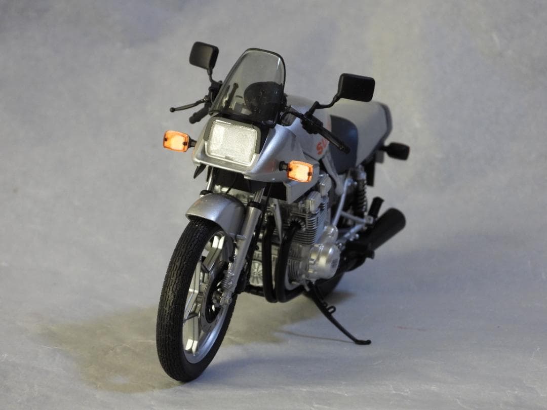 AUTOart SUZUKI GSX 1100S 1/12 オートアート「刀」 Amazon.co.jp: 1/12 オートアート スズキ カタナ 刀 Suzuki KATANA GSX