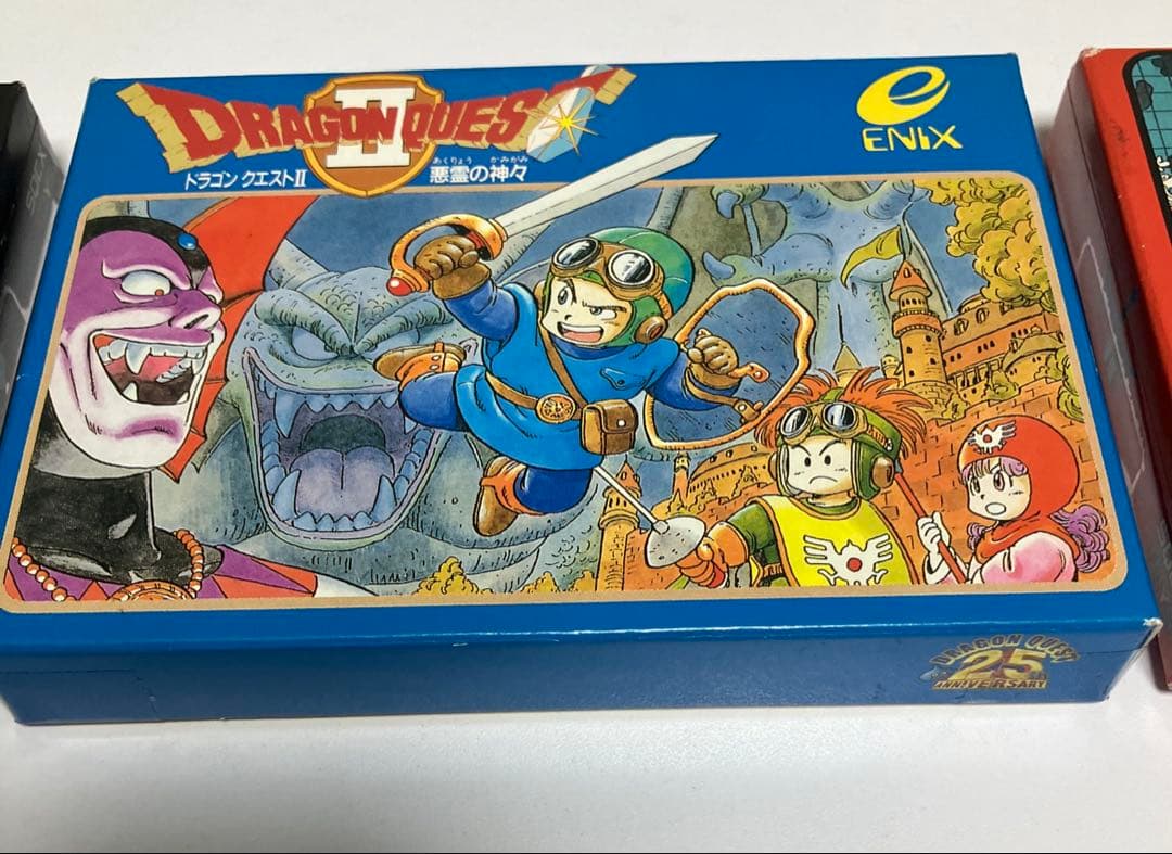 ファミコン版『ドラクエⅠ』『II』『III』パッケージデザイン