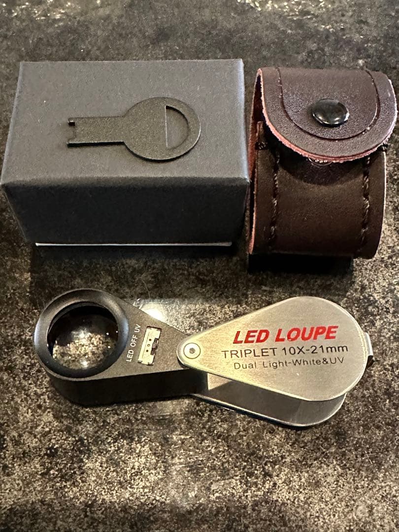 新品未使用 コミット銀座 ノベルティグッズ LEDルーペ UVライト機能付