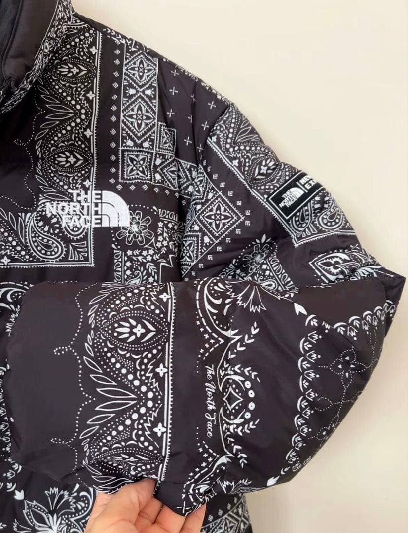 The North Face バンダナ柄ダウンジャケット M - メルカリ