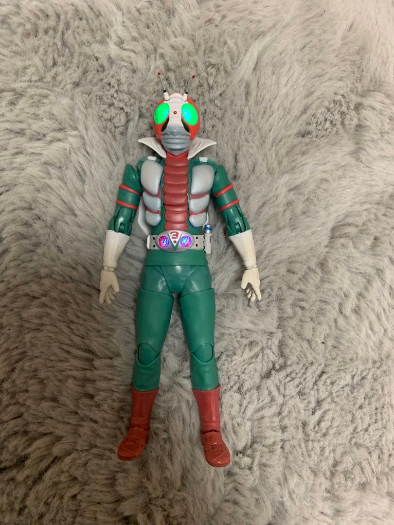 真骨彫S.H.Figuarts(フィギュアーツ) 仮面ライダーV3(発光改造) - メルカリ