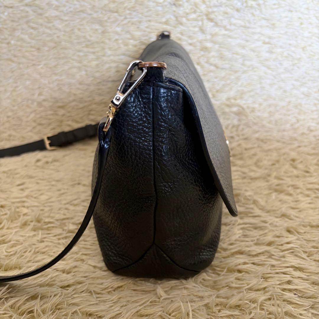 agnes b. アニエスベー ロゴ金具 シボ革レザーショルダーバッグ