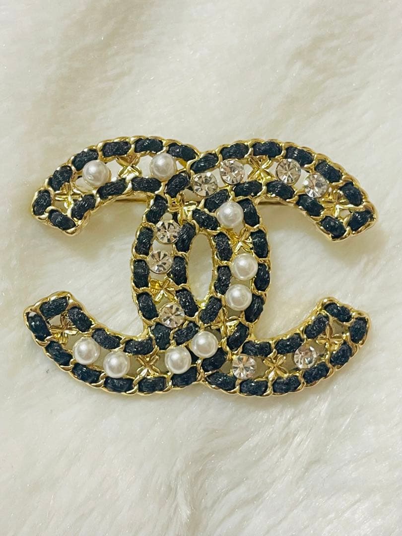 CHANEL ブローチ キラキラ ゴールド パール 訳あり パールとゴールド最高の輝き♪】CHANEL☆ブローチ☆CCロゴ (CHANEL