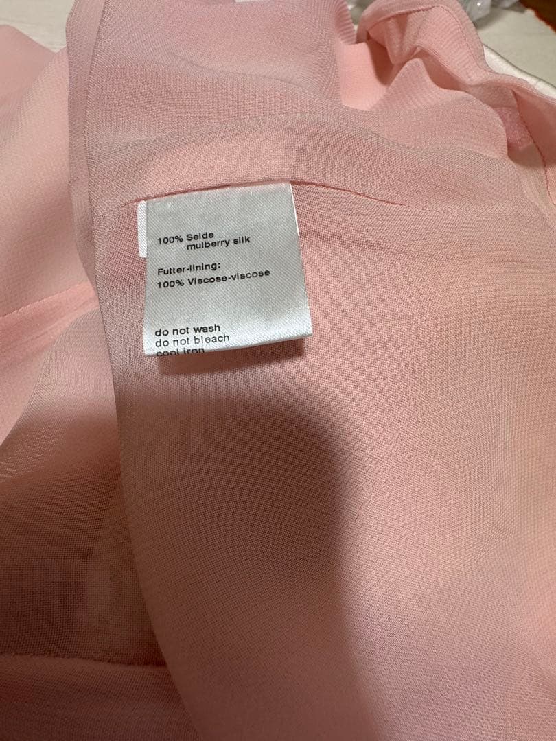 アクリス ノースリーブワンピース ピンク生地に赤とベージュのプリント