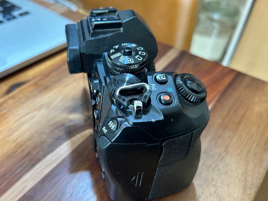 中古⭐︎OLYMPUS　ミラーレス一眼カメラ　OM -D E-M1 markII