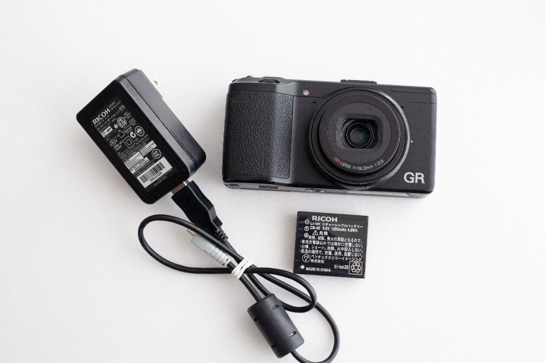 RICOH GR 初代 APS-C コンパクト RICOH GRは実によく写るのだ。初めて撮った時は驚嘆した。｜記憶カメラ