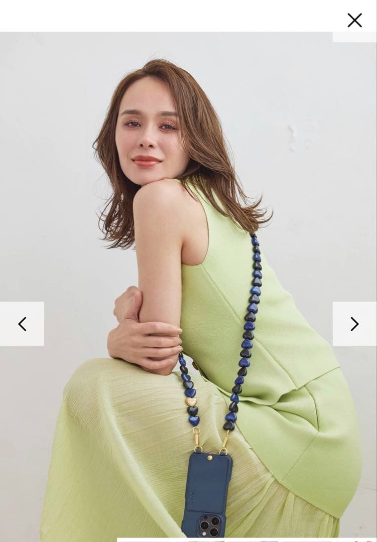 LOUVINI ハート型ビーズ ストラップ